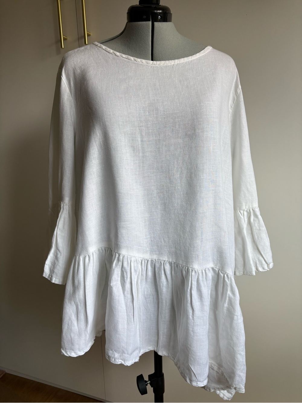 bryn Walker ✨ PRISTINE ✨ White Linen Ruffle Hem Tunic